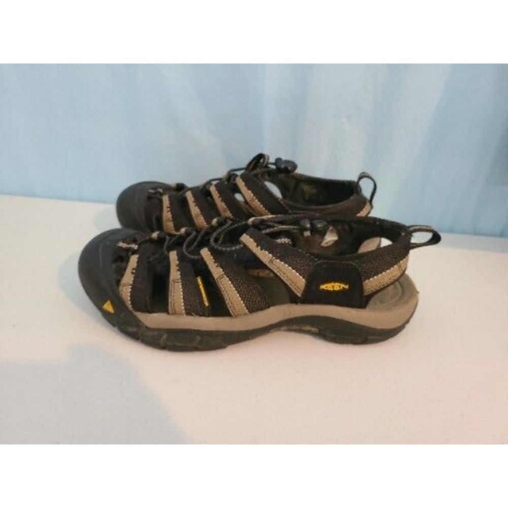 KEEN  Black Sz 10 Men Sport Waterproof Hiking Trail Sandals